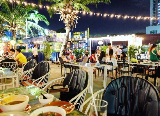 ON BOARD Nautical Bar and Dining